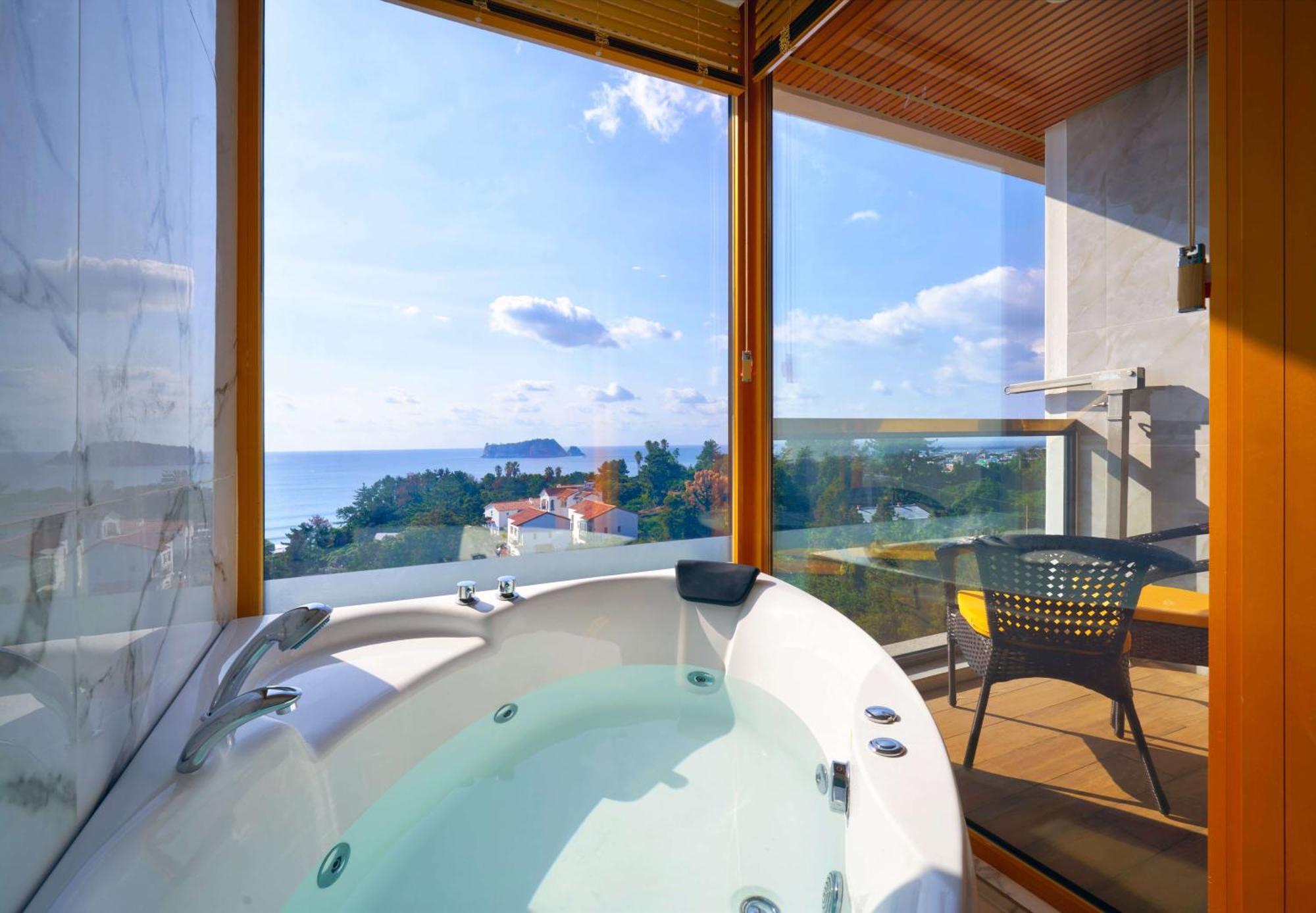 Goldone Hotel & Suites Seogwipo Dış mekan fotoğraf